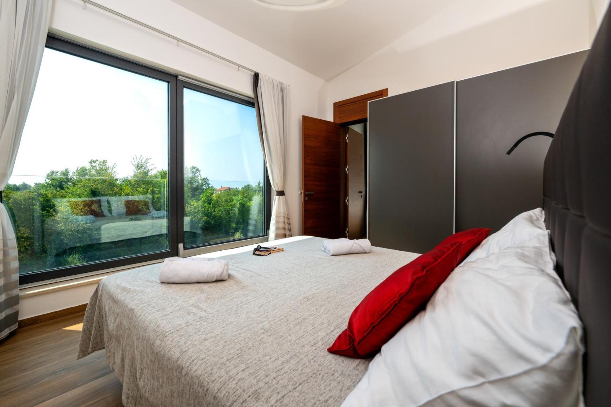 Martincic Residence - 5 Stars Luxury With Pool Heating On 4000M2 Rakalj Экстерьер фото